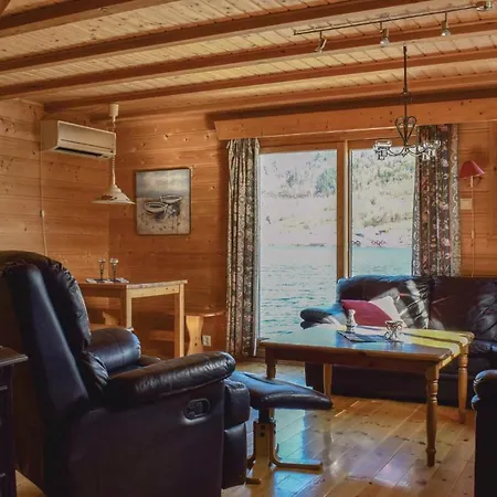 2 Bedroom Gorgeous Home In Olensvag Holiday home